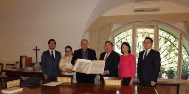 Монголын эзэнт гүрний түүхтэй холбоотой баримтыг Ватиканы нууц архиваас хүлээн авлаа