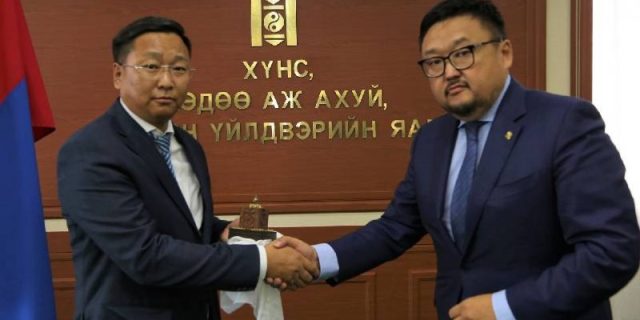 Жижиг, дунд үйлдвэрийн газрын даргад Я.Эрдэнэсайхан томилогдов