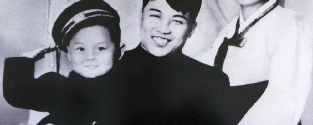 БНАСАУ: Ким Чен Уны эмээгийн 100 насны ойг нижгэр тэмдэглэжээ