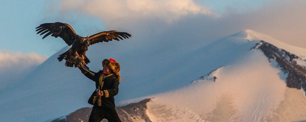 Казах үндэстний бүргэдээр ан хийх уламжлал, зан заншлыг харуулсан “БҮРГЭДИЙН БАЯР” болно