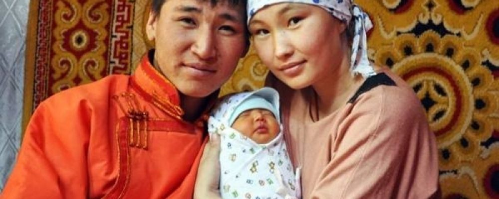 Монгол улсын гурван сая дахь иргэн болсон Х.Монголжин охин ГУРВАН НАС хүрлээ